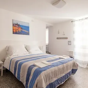  Pensión Ludovica Flat