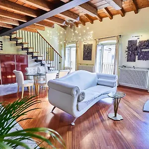 luxury-design-loft-piazza-pontida.italymilanhotels.net/