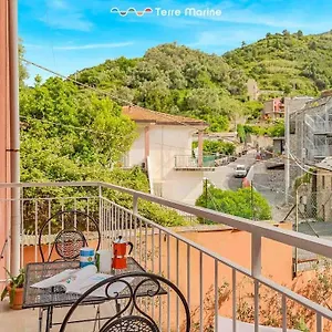 White 89, Terremarine Apartment